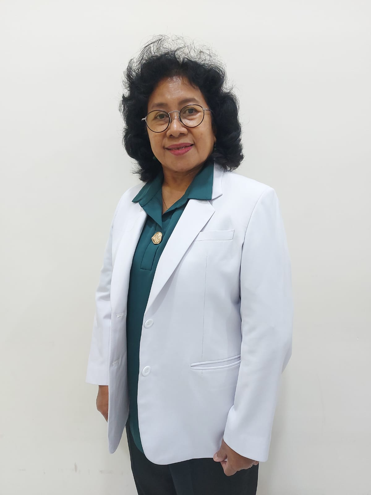 dr. Dwi Fetnay, Sp. M